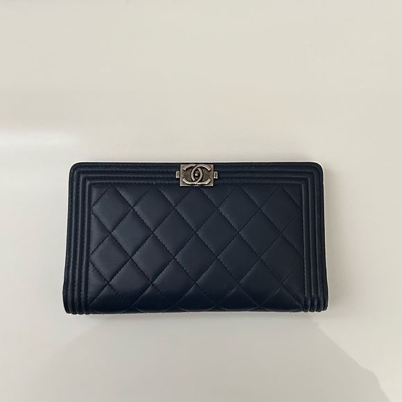Chanel Boy Wallet - Picture 2 of 12